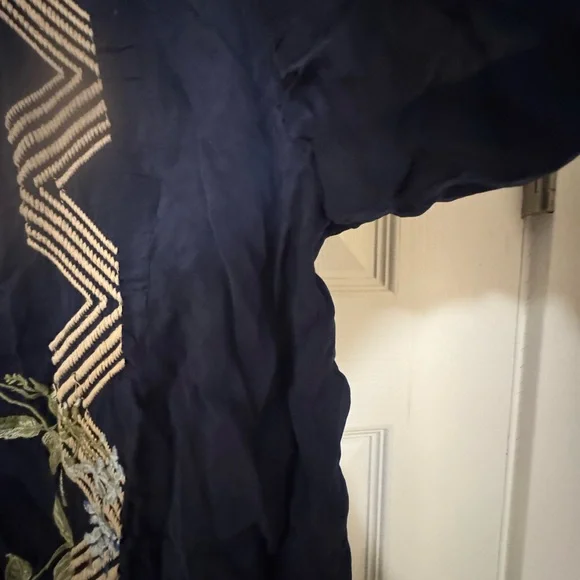 Johnny Was Navy Floral Embroidered Top - Picture 6 of 13